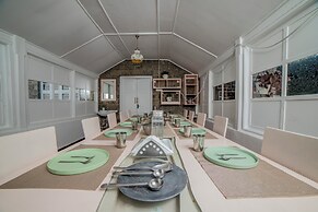 Savithri  Bungalow By XploreIndo