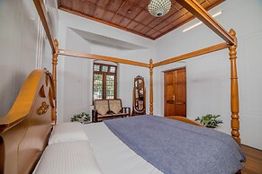 Savithri  Bungalow By XploreIndo