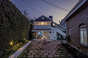 Savithri  Bungalow By XploreIndo