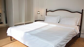 Longquan Royal Villa