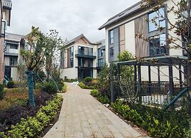 Longquan Royal Villa