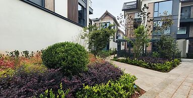 Longquan Royal Villa