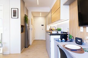 Estudio Pinheiros com piscina e academia