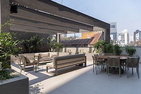 Estudio Pinheiros com piscina e academia