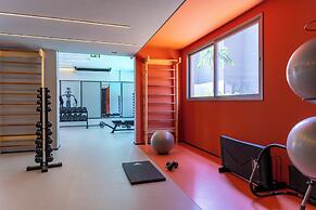 Estudio Pinheiros com piscina e academia