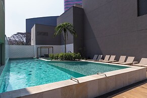 Estudio Pinheiros com piscina e academia