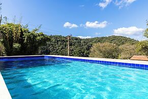 Sitio Natureza piscina e churrasqueira