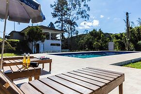 Sitio Natureza piscina e churrasqueira