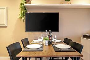 Estudio com AC e vaga