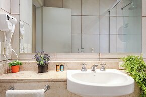 Estudio com AC e vaga