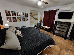 Casa Aceves & Bueno Hotel Boutique