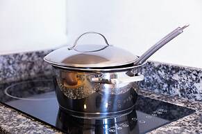 Apt 2 quartos com AC e academia Butantã