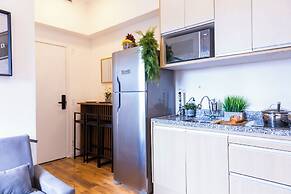 Apt 2 quartos com AC e academia Butantã