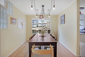 Glen's Hidden Gem with Parking and Deck