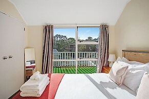 Glen's Hidden Gem with Parking and Deck