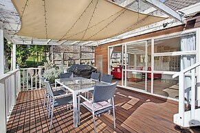 Glen's Hidden Gem with Parking and Deck