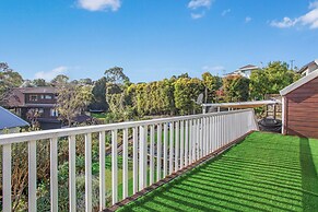 Glen's Hidden Gem with Parking and Deck