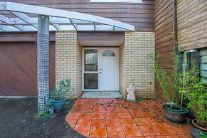 Glen's Hidden Gem with Parking and Deck