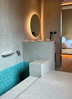 PBr7 Hotel Unusual Stay