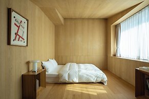 PBr7 Hotel Unusual Stay
