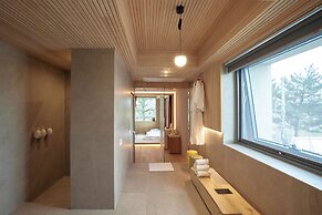 PBr7 Hotel Unusual Stay