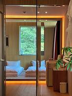 PBr7 Hotel Unusual Stay