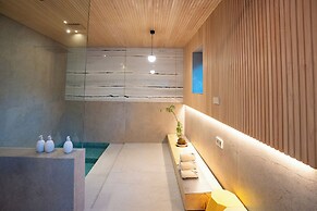 PBr7 Hotel Unusual Stay