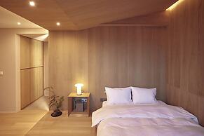 PBr7 Hotel Unusual Stay