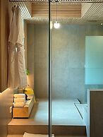 PBr7 Hotel Unusual Stay