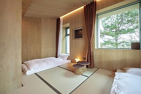 PBr7 Hotel Unusual Stay