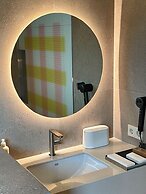 PBr7 Hotel Unusual Stay