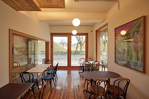 PBr7 Hotel Unusual Stay