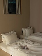 PBr7 Hotel Unusual Stay