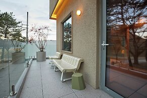 PBr7 Hotel Unusual Stay