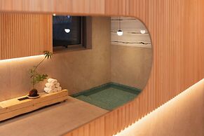PBr7 Hotel Unusual Stay