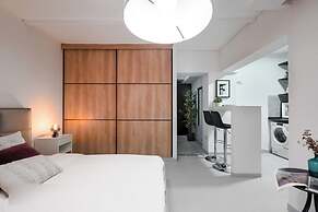 Industrial cozy studio in Piata Amzei