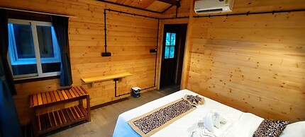 Seclude Eco Cottages