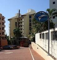Zen Bridgeport Waterfront Balcony Dining - Pool