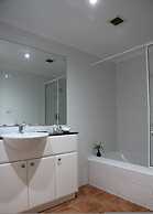 Zen Bridgeport Waterfront Balcony Dining - Pool