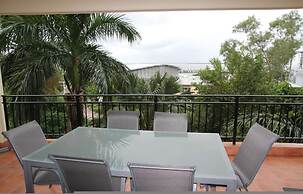 Zen Bridgeport Waterfront Balcony Dining - Pool