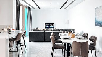 WealthyStays Skyhigh Central