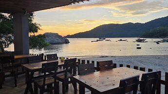 The Coral Homestay & Pub