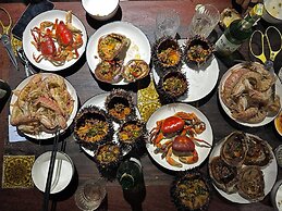 The Coral Homestay & Pub