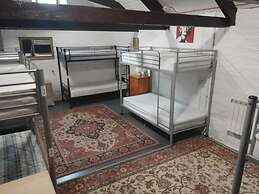 Dolphins Backpackers