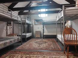 Dolphins Backpackers