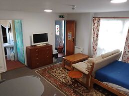 Dolphins Backpackers