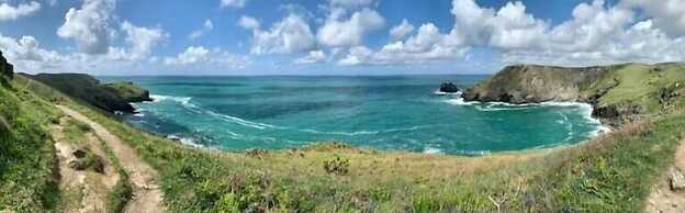 Dolphins Backpackers