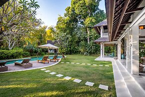 Villa Maimalu by Alfred in Bali - Heaven 4 BR Villa With Large Pool an