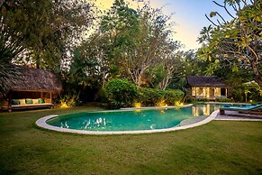 Villa Maimalu by Alfred in Bali - Heaven 4 BR Villa With Large Pool an