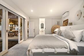 A Casa Di Renucci by Alfred in Bali - Brand New Stunning 5BR Villa Nea